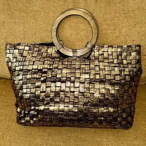 EX LARGE GOLD METALLIC HAND BAG